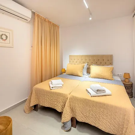 Апартаменты Blue & White Velvet 20m From The *