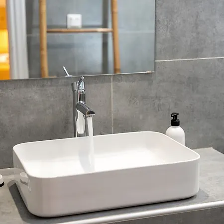 Blue & White Velvet 20m From The דירה *