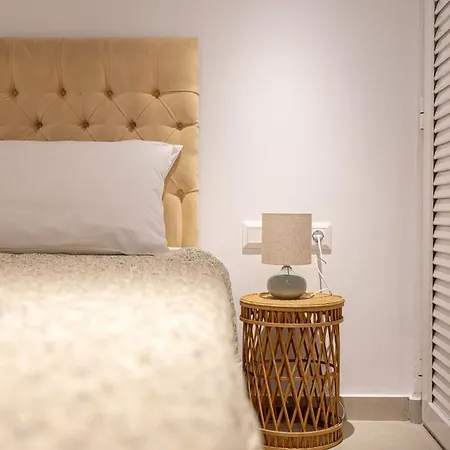 Blue & White Velvet 20m From The דירה Danilia